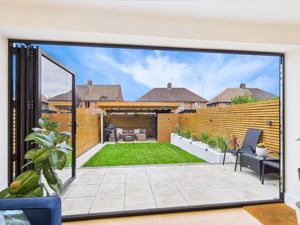 Photo 19- click for photo gallery